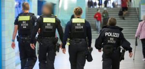 erfahren sie mehr über polizeigewalt in deutschland und die alarmierende zahl von 17 todesopfern durch den einsatz von waffen. informative analyse und aktuelle berichte.